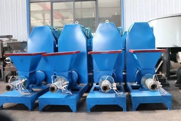 Sawdust-briquette-extruder