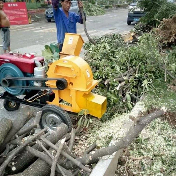 Wood Log Crushing Machine