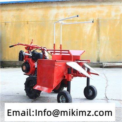Cosechadora de maíz Máquina cosechadora de maíz montada en tractor